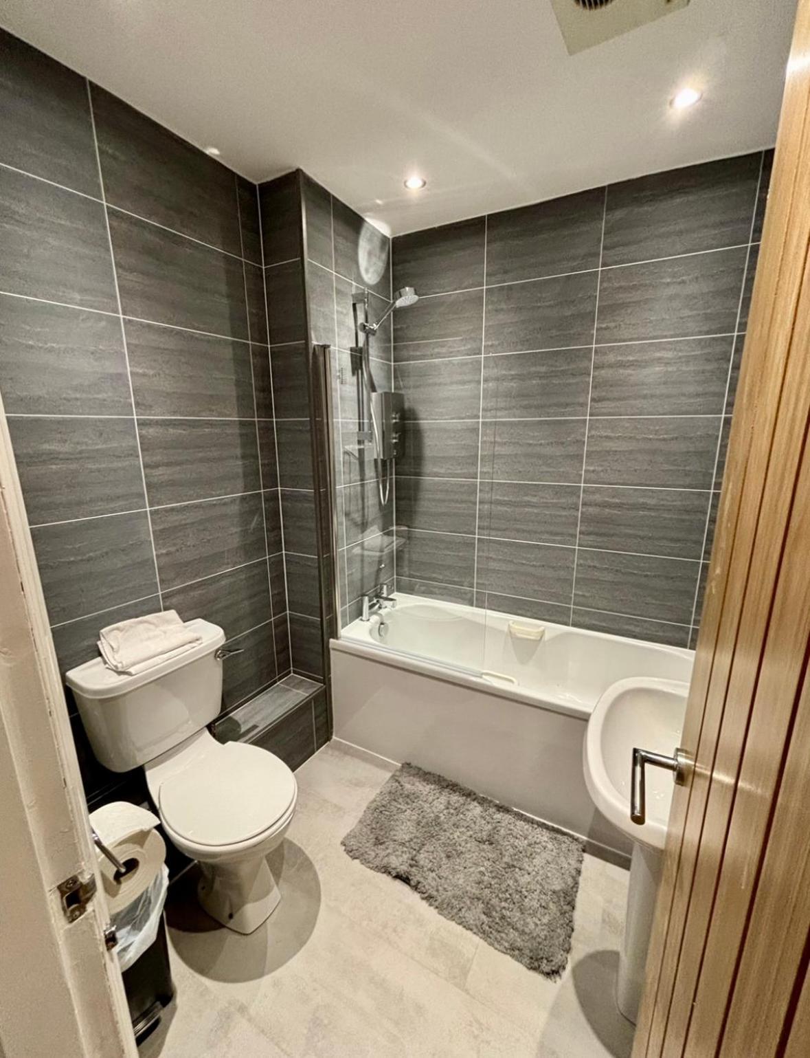 Sunshine On Leith. The River View Apartment! Edinburgh Room photo